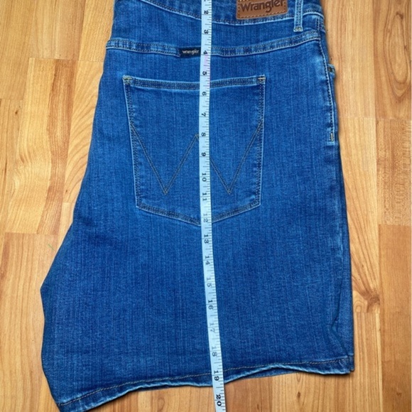 WRANGLER Women's 4" Rolled Jean Short size‎ 24W - Picture 5 of 10